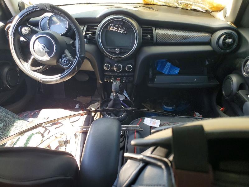 2017 Mini Cooper VIN WMWXU3C3XH2D33347 COPART salvage auction — BURN, Sc - Salvage Title, sold $275 on 2026-07-17 (photo 8)