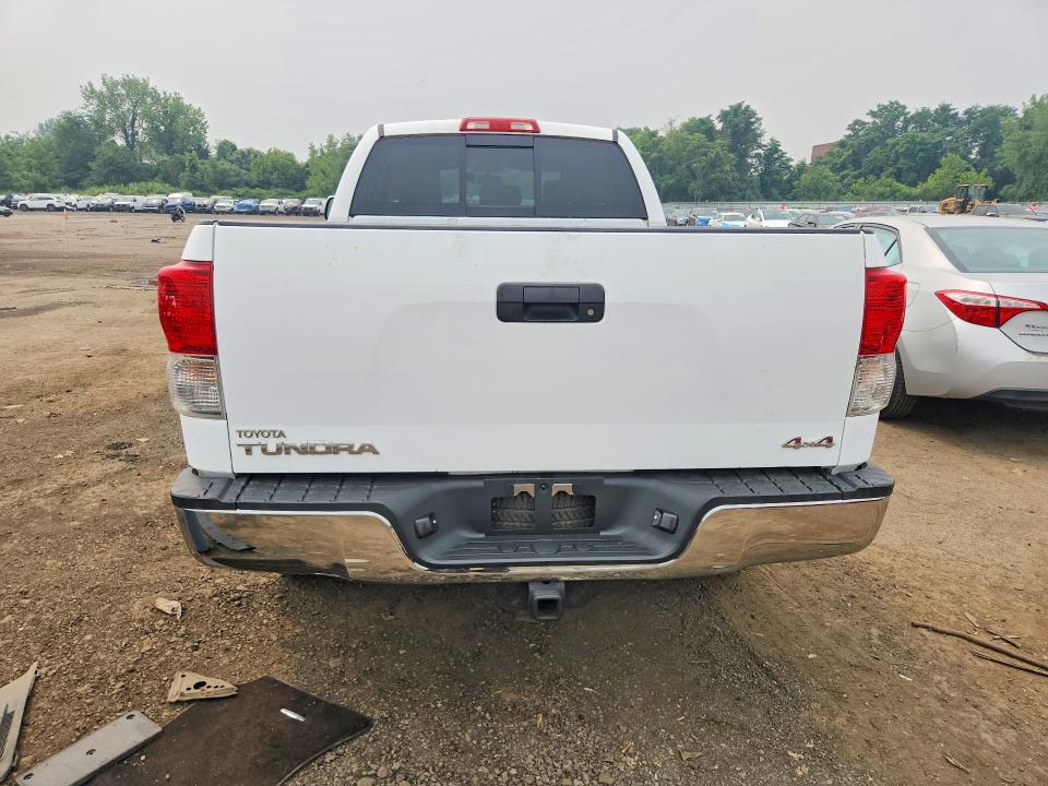 2011 Toyota Tundra VIN 5TFUM5F19BX017764 COPART salvage auction — ROOF, CT - CERTIFICATE OF TITLE, sold $2,000 on 2026-07-24 (photo 6)