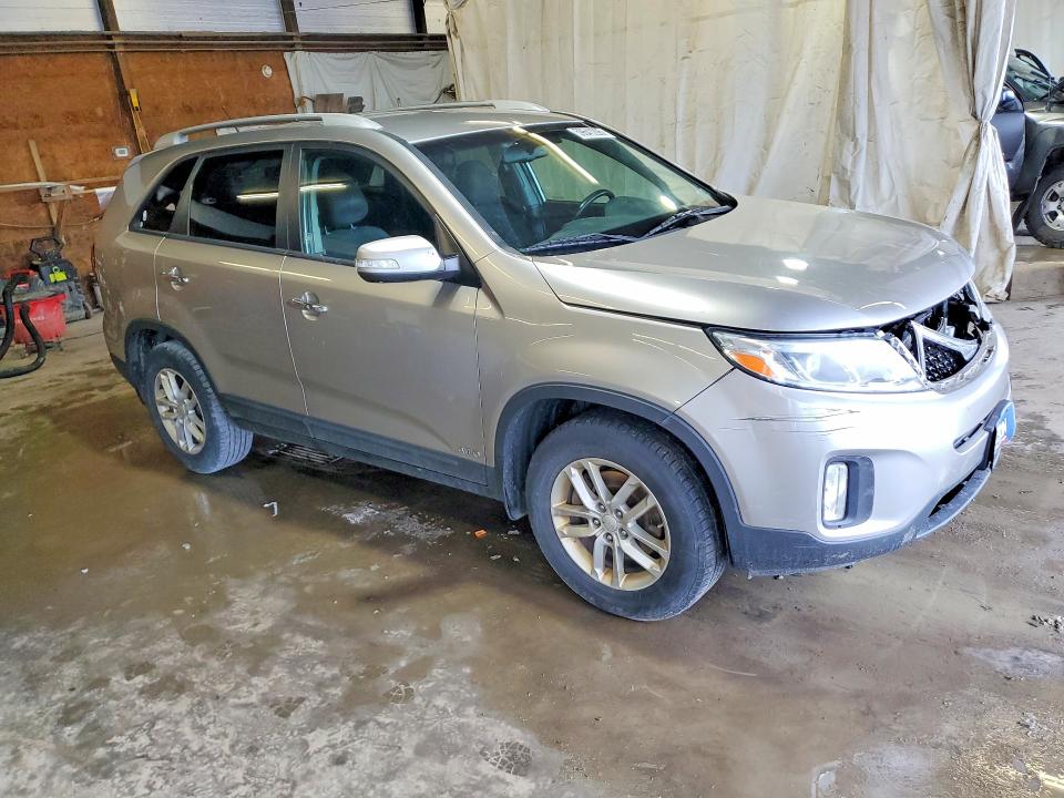 2015 Kia Sorento VIN 5XYKTDA64FG570127 COPART salvage auction — FRONT END, Salvage Title, sold $950 on 2026-07-16 (photo 4)