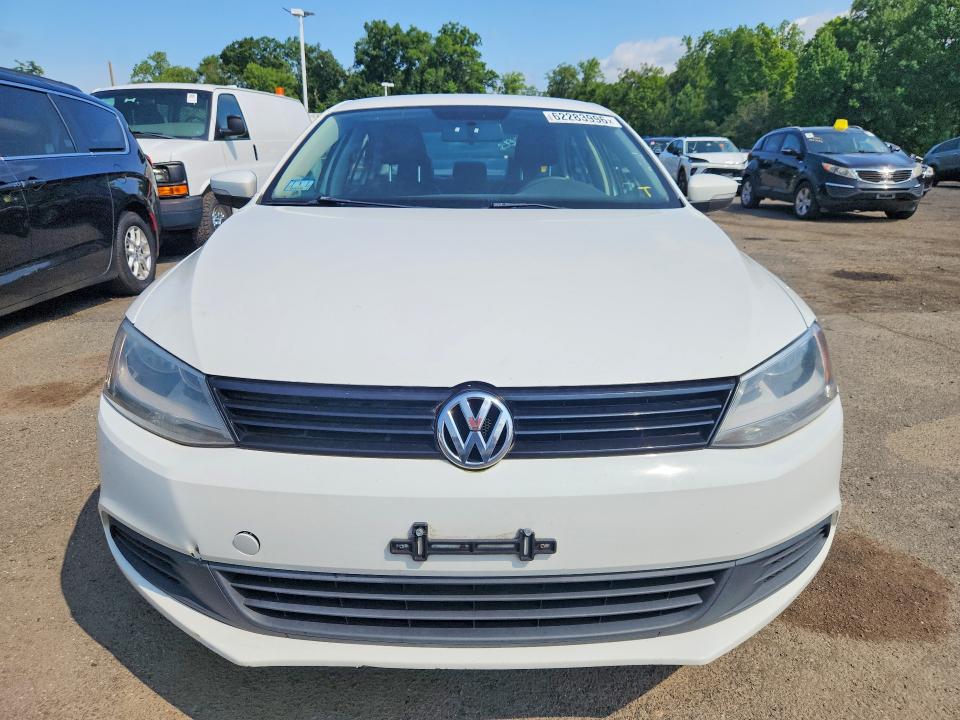 2014 Volkswagen Jetta VIN 3VWD17AJXEM294572 COPART salvage auction — MINOR DENT/SCRATCHES, Ma - Certificate Of Title (P), sold $1,100 on 2026-08-17 (photo 5)