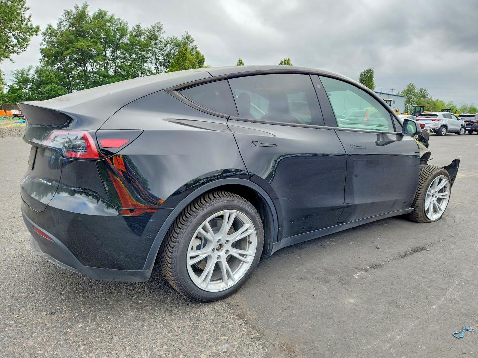 2021 Tesla Model y VIN 5YJYGDEE8MF272636 COPART salvage auction — FRONT END, Or - Salvage Title Certificate, sold $125 on 2026-07-29 (photo 3)