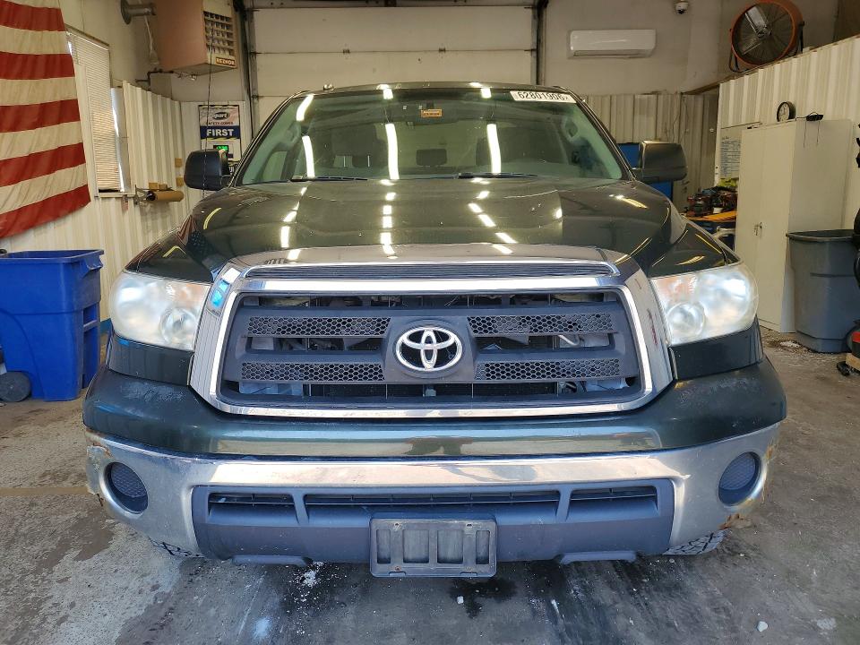 2010 Toyota Tundra VIN 5TFUM5F19AX014460 COPART salvage auction — MINOR DENT/SCRATCHES, Me - Certificate Of Title, sold $3,400 on 2026-08-01 (photo 5)