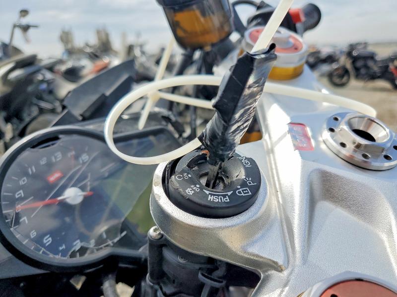 2016 Aprilia Rsv VIN ZD4RKUB01GS000324 COPART salvage auction — FRONT END, Nv - Dis/Dlr/Exp Only Salvage Title, sold $2,250 on 2026-07-31 (photo 8)