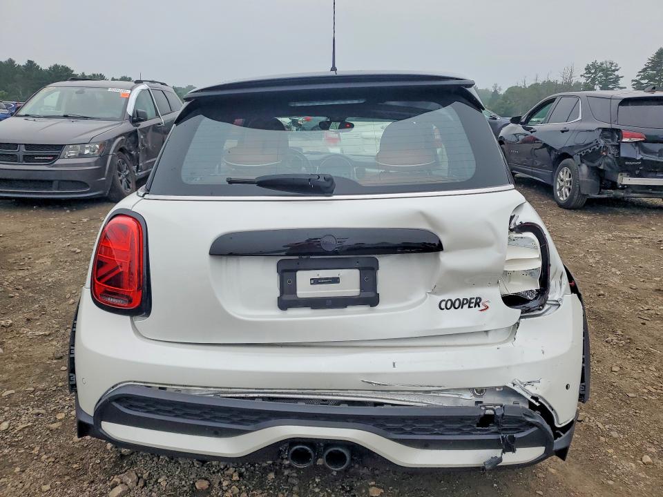 2024 Mini Cooper VIN WMW53DH02R2V71142 COPART salvage auction — REAR END, MD - CERT OF SALVAGE > 75% DAMAGE, sold $6,200 on 2026-08-03 (photo 6)