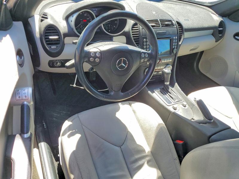2005 Mercedes-benz Slk-klasse VIN WDBWK56F05F049554 COPART salvage auction — SIDE, CA - SALVAGE CERTIFICATE, sold $1,000 on 2026-08-19 (photo 8)