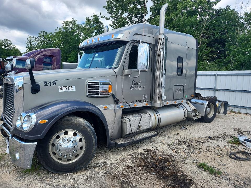 2015 Freightliner Convention VIN 3ALXFB007FDGD1386 — COPART salvage auction photo