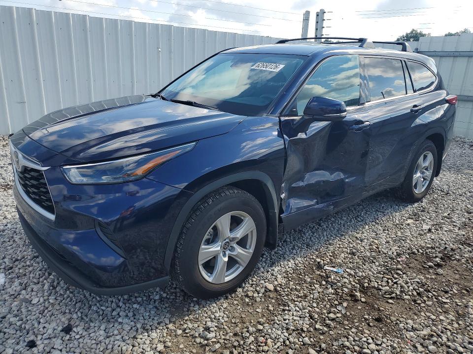 2022 Toyota Highlander VIN 5TDCZRBH4NS177052 — COPART salvage auction photo