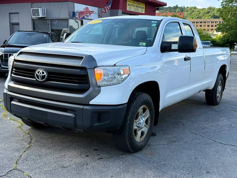 2017 Toyota Tundra VIN 5TFCY5F14HX021388 COPART salvage auction — MINOR DENT/SCRATCHES, Vt - Certificate Of Title (P), sold $9,400 on 2026-07-21 (photo 1)