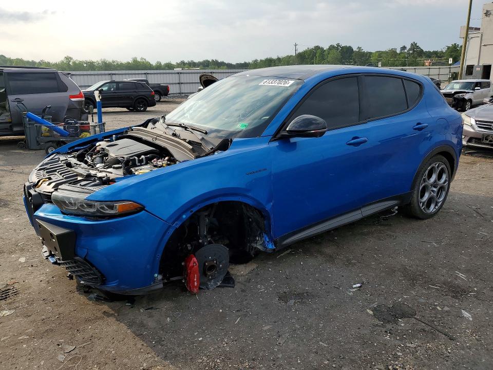 2024 Alfa romeo Tonale VIN ZASPATDW3R3061242 COPART salvage auction — FRONT END, VA - CERTIFICATE OF TITLE (P), sold $2,900 on 2026-08-05 (photo 1)