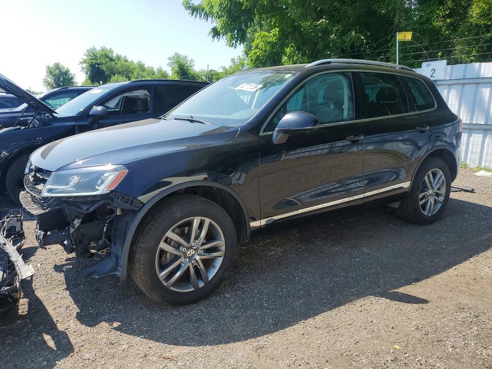 2015 Volkswagen Touareg VIN WVGEF9BP7FD003817 COPART salvage auction — FRONT END, ON - PERMIT SALVAGE, sold $2,850 on 2026-08-13 (photo 1)