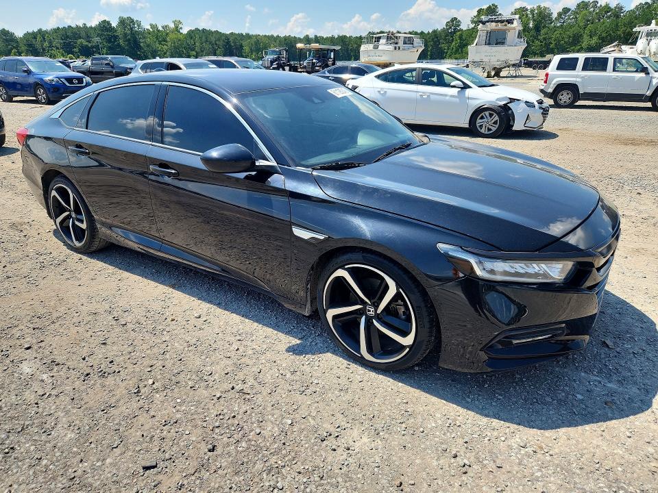 2018 Honda Accord VIN 1HGCV1F35JA030064 COPART salvage auction — MINOR DENT/SCRATCHES, SC - DEALER ONLY CLEAN TITLE (P), sold $5,200 on 2026-07-28 (photo 4)