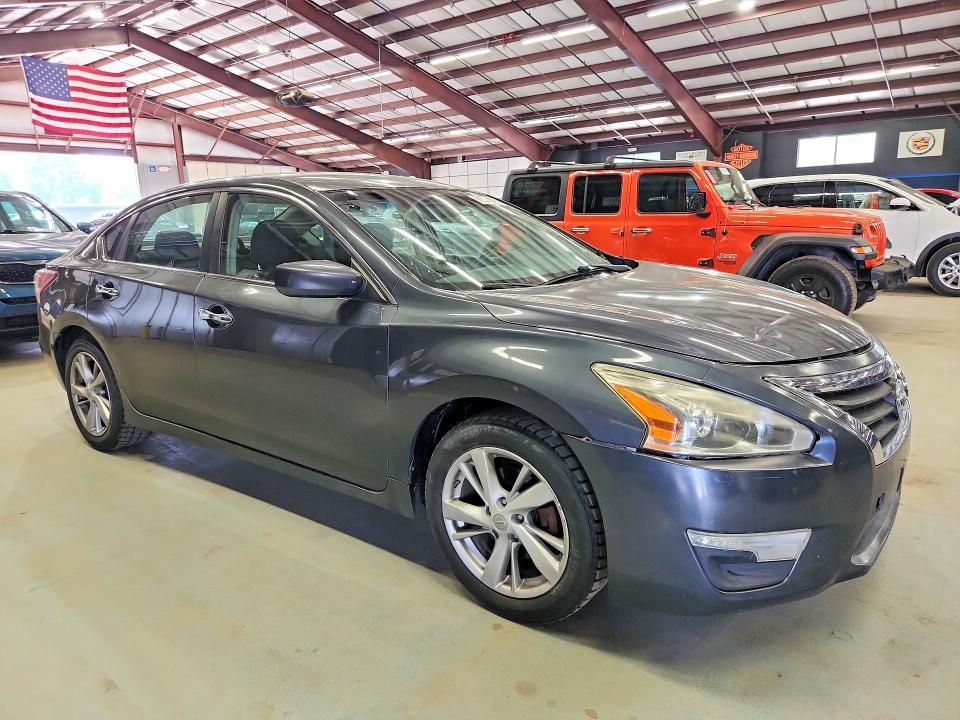 2013 Nissan Altima VIN 1N4AL3AP3DN454301 COPART salvage auction — MINOR DENT/SCRATCHES, NY - CERTIFICATE OF TITLE (P), sold $1,400 on 2026-07-21 (photo 4)