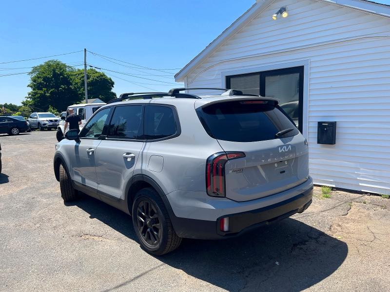 2024 Kia Telluride VIN 5XYP5DGC7RG423608 COPART salvage auction — SIDE, Salvage Title, sold $21,900 on 2026-07-23 (photo 2)