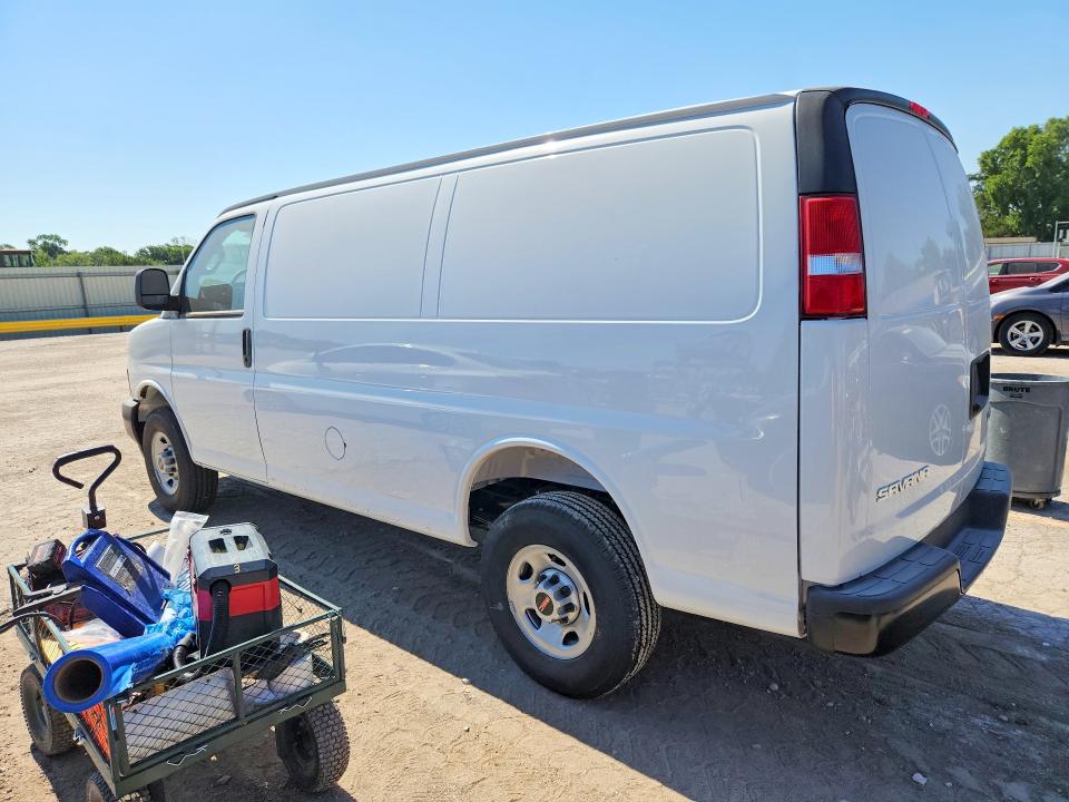 2025 Gmc Savana VIN 1GTW7AFP5S1270354 COPART salvage auction — WATER/FLOOD, Mi - Cert Of Title-Salvage Flood, sold $18,300 on 2026-08-05 (photo 2)