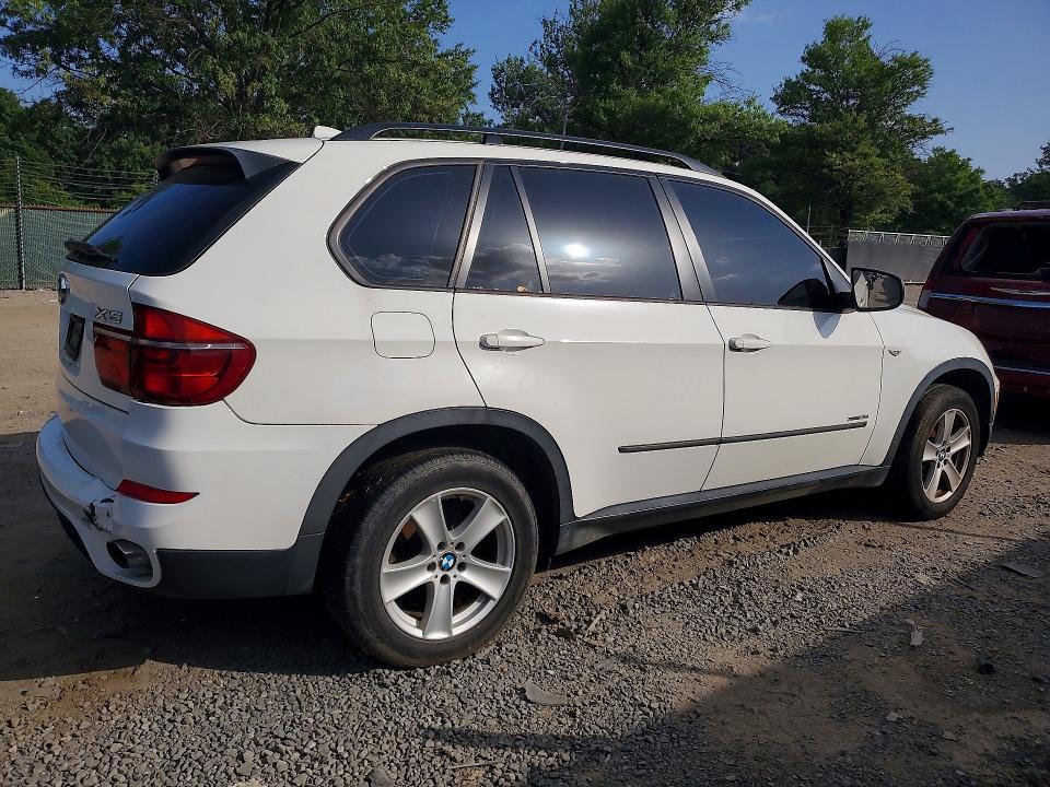 2013 BMW X5 VIN 5UXZV4C57D0E06081 COPART salvage auction — REAR END, MT - CERTIFICATE OF TITLE, sold $125 on 2026-07-30 (photo 3)
