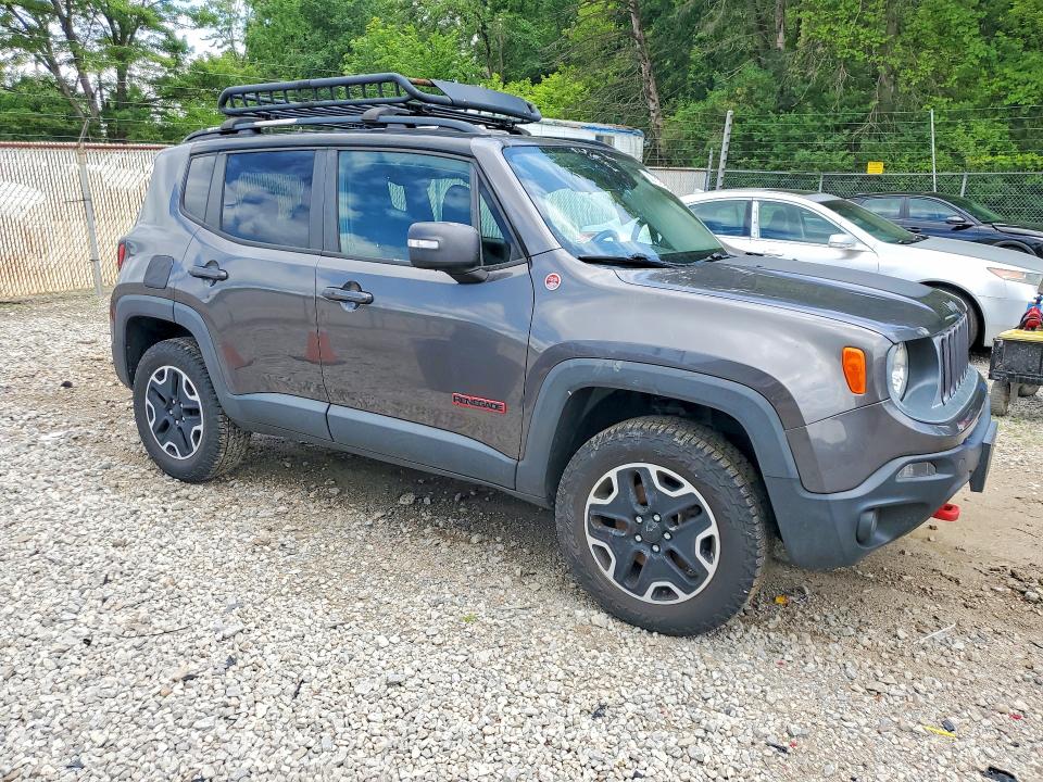 2017 Jeep Renegade VIN ZACCJBCB9HPG57971 COPART salvage auction — SIDE, Salvage Title, sold $2,250 on 2026-07-29 (photo 4)