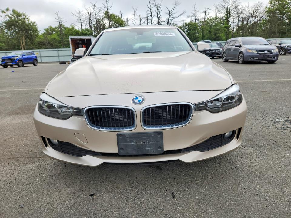 2013 BMW 3er VIN WBA3C3C50DF982500 COPART salvage auction — WATER/FLOOD, Ny - Mv907A-Flood Salvage, sold $450 on 2026-08-03 (photo 5)