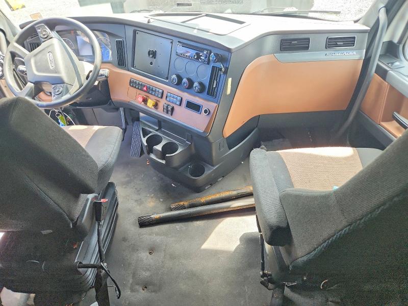 2021 Freightliner Cascadia 126 VIN 3AKJHHDR9MSLY3930 COPART salvage auction — FRONT END, GA - CERT OF TITLE-SALVAGE, sold $28,000 on 2026-08-20 (photo 8)