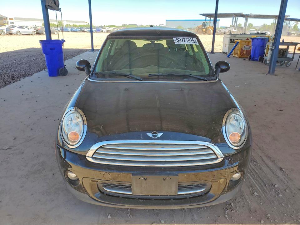 2013 Lotus VIN WMWSU3C50DT681395 COPART salvage auction — MINOR DENT/SCRATCHES, AZ - CERTIFICATE OF TITLE, sold $1,050 on 2026-08-15 (photo 5)