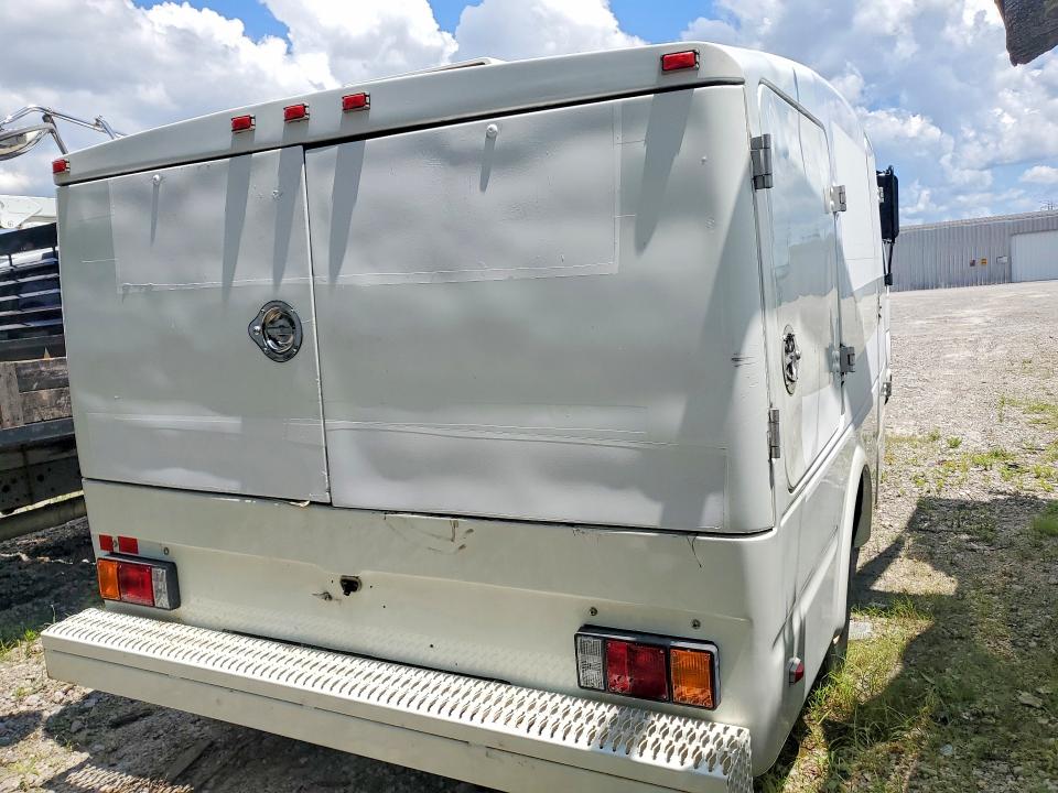 2007 Isuzu Npr VIN JALC4B16X77009286 COPART salvage auction — MINOR DENT/SCRATCHES, In - Certificate Of Title, sold $500 on 2026-07-27 (photo 3)