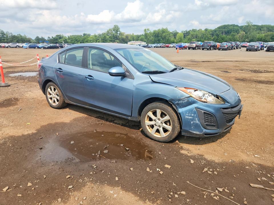 2011 Mazda 3 VIN JM1BL1VG5B1357103 COPART salvage auction — REAR END, CT - CERT OF TITLE-SALVAGE, sold $500 on 2026-07-31 (photo 4)