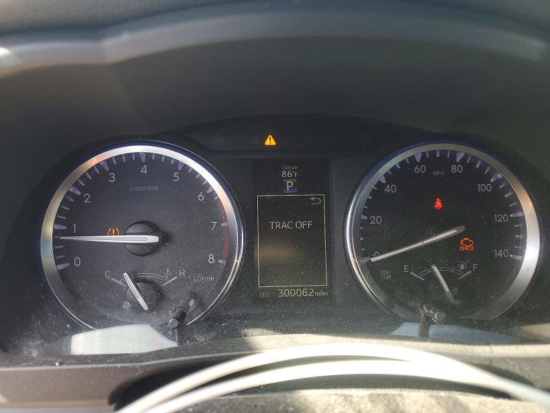 2014 Toyota Highlander VIN 5TDJKRFH1ES008922 COPART salvage auction — MINOR DENT/SCRATCHES, MA - CERTIFICATE OF TITLE, sold $10,900 on 2026-07-30 (photo 9)