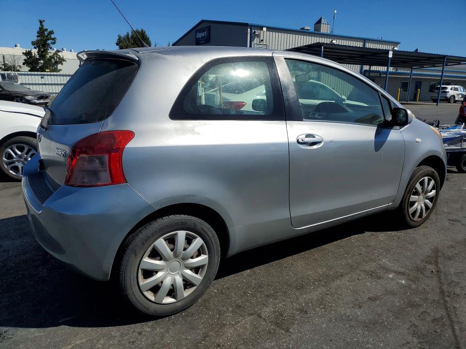 2007 Toyota Yaris VIN JTDJT923475055636 COPART salvage auction — MECHANICAL, CA - DIS/DLR/EXP APP FOR DUP CLEAN, sold $500 on 2026-07-30 (photo 3)