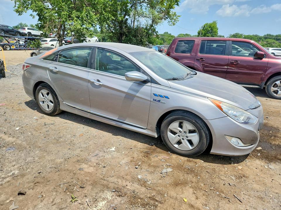 2012 Hyundai Sonata VIN KMHEC4A47CA030581 COPART salvage auction — FRONT END, MD - CERT OF SALVAGE > 75% DAMAGE, sold $400 on 2026-07-30 (photo 4)