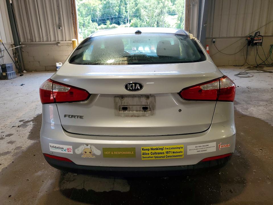 2015 Kia Forte VIN KNAFK4A61F5406067 COPART salvage auction — VANDALISM, Pa - Cert Of Title, sold $1,650 on 2026-07-29 (photo 6)