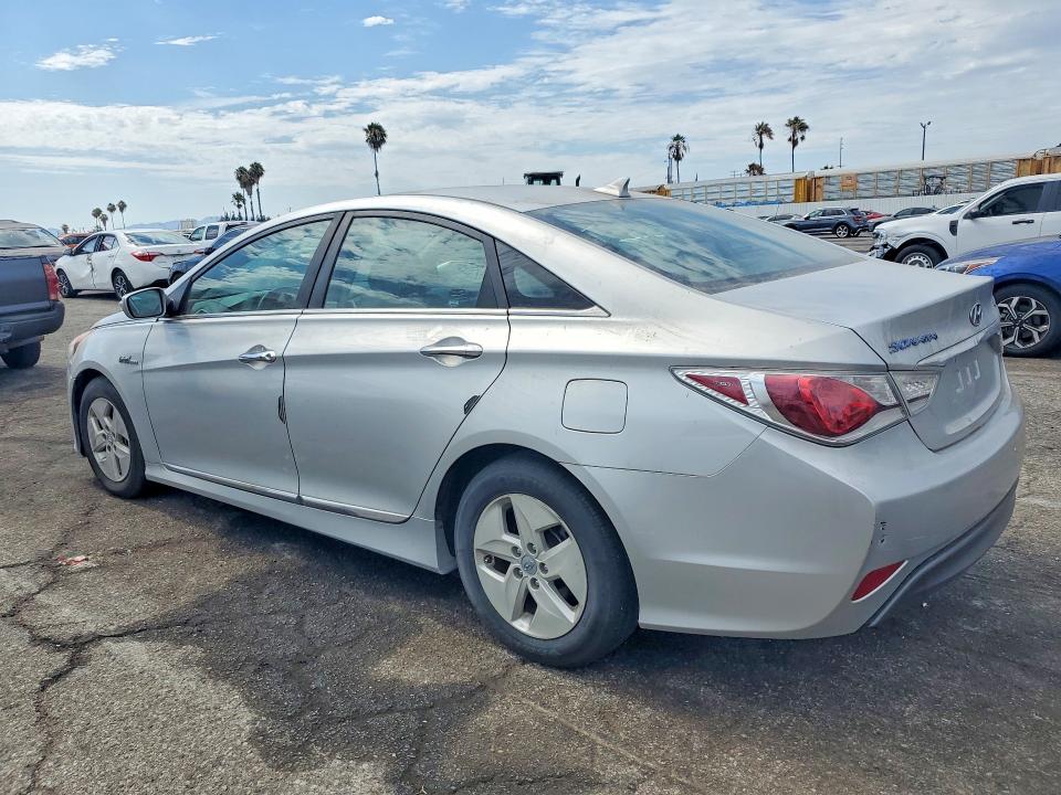 2011 Hyundai Sonata hybrid VIN KMHEC4A47BA000852 COPART salvage auction — FRONT END, CA - CERT OF TITLE-SALVAGED, sold $250 on 2026-07-24 (photo 2)