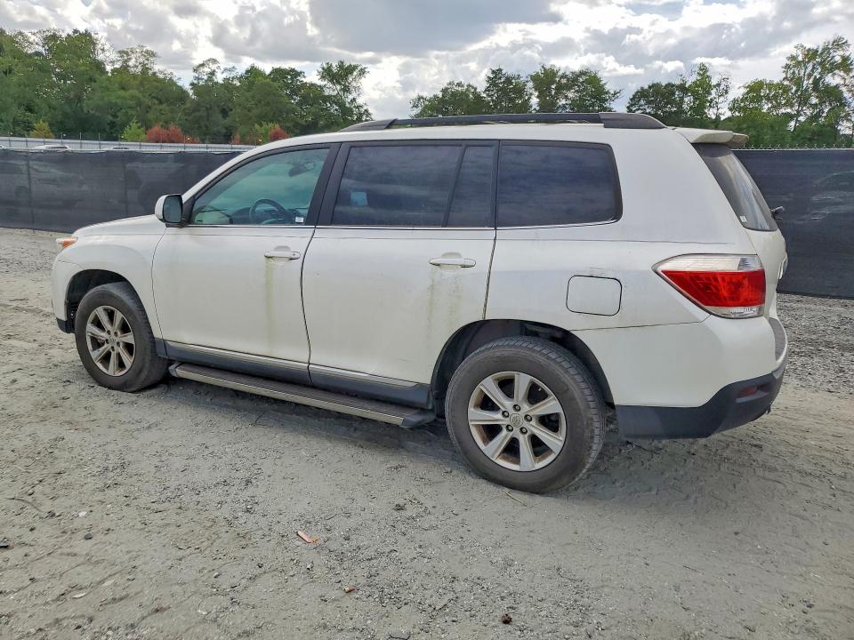 2013 Toyota Highlander VIN 5TDZA3EH5DS044762 COPART salvage auction — MECHANICAL, NC - CERTIFICATE OF TITLE, sold $2,500 on 2026-07-27 (photo 2)