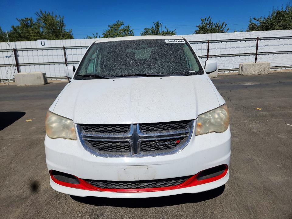 2014 Dodge Caravan VIN 2C4RDGCG5ER344885 COPART salvage auction — MINOR DENT/SCRATCHES, Ca - Dis/Dlr/Exp Only Clean Title, sold $725 on 2026-09-21 (photo 5)