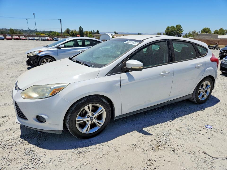 2014 Ford Focus VIN 1FADP3K21EL123685 COPART salvage auction — MINOR DENT/SCRATCHES, Ca - Dis/Dlr/Exp Only Clean Title, sold $300 on 2026-07-22 (photo 1)