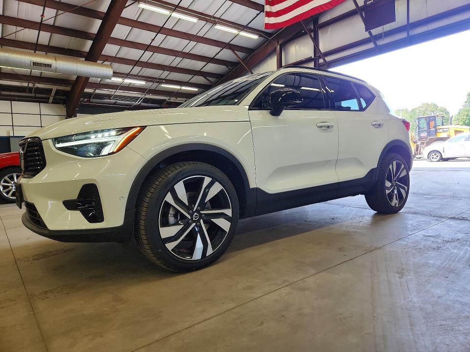 2023 Volvo Xc40 VIN YV4L12UW3P2003927 COPART salvage auction — ALL OVER, CT - CERT OF TITLE-SALVAGE, sold $14,200 on 2026-08-13 (photo 1)