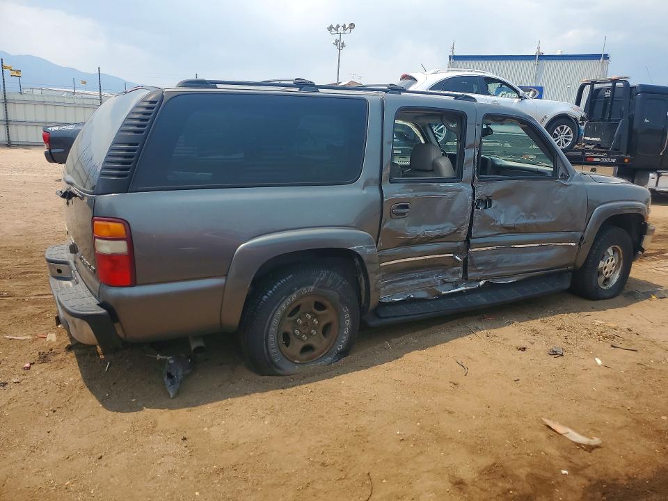 2002 Chevrolet Suburban VIN 3GNFK16Z32G257661 COPART salvage auction — SIDE, Co - Salvage Title, sold $275 on 2026-08-03 (photo 3)