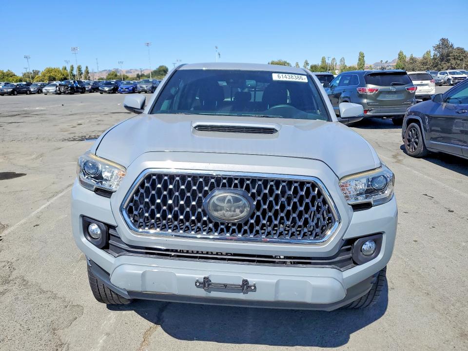 2018 Toyota Tacoma VIN 3TMCZ5AN1JM129213 COPART salvage auction — UNDERCARRIAGE, Ca - Salvage Certificate, sold $15,400 on 2026-07-31 (photo 5)
