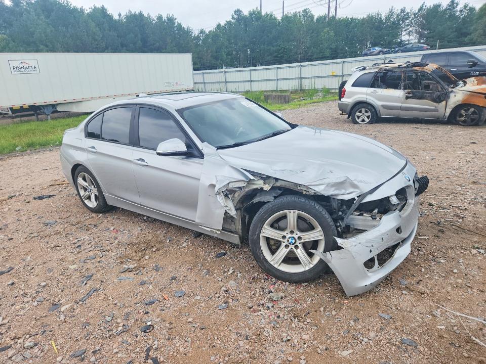 2013 BMW VIN WBA3A5G5XDNP23076 COPART salvage auction — FRONT END, VA - CERT OF TITLE - SALVAGE, sold $600 on 2026-08-03 (photo 4)