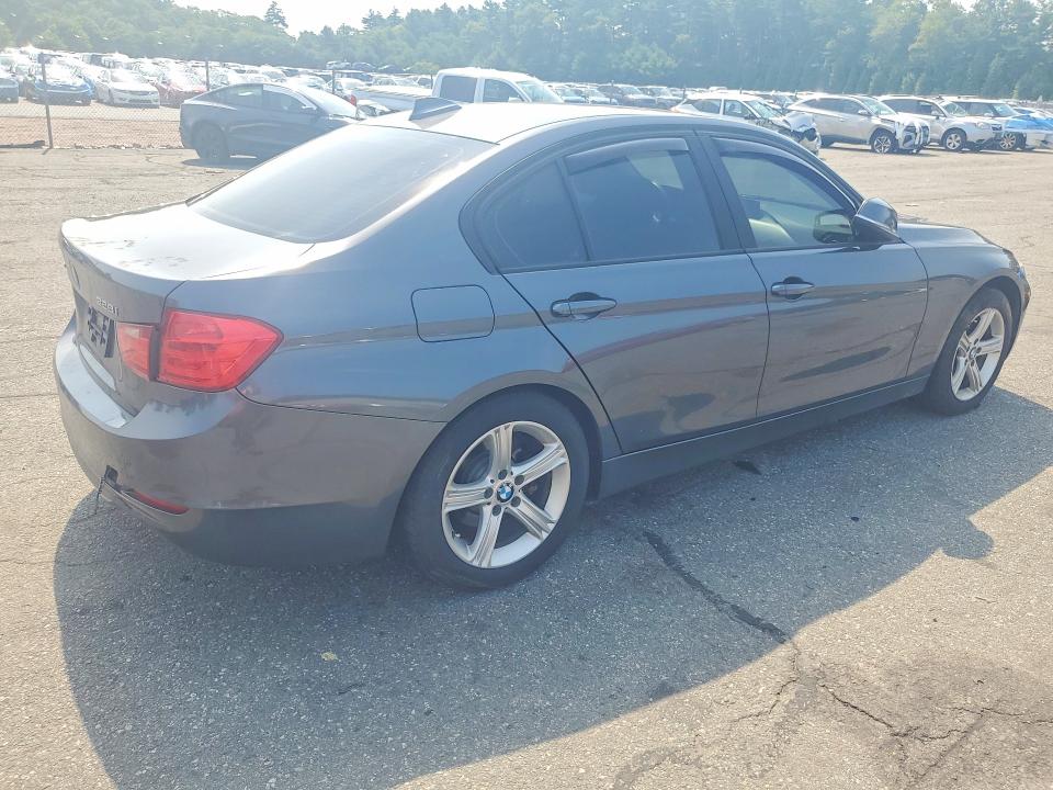 2013 BMW 3er VIN WBA3B5G54DNS00892 COPART salvage auction — REAR END, Ct - Cert Of Title-Salvage, sold $775 on 2026-08-20 (photo 3)