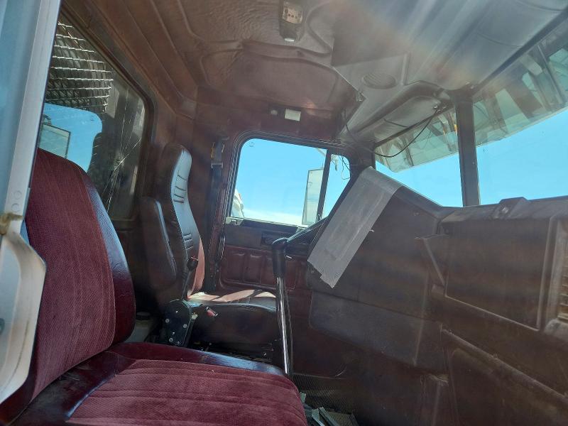 1995 Freightliner Conventional VIN 1FUYDZYB8SP875878 COPART salvage auction — FRONT END, WA - BILL OF SALE, sold $1,950 on 2026-07-31 (photo 5)