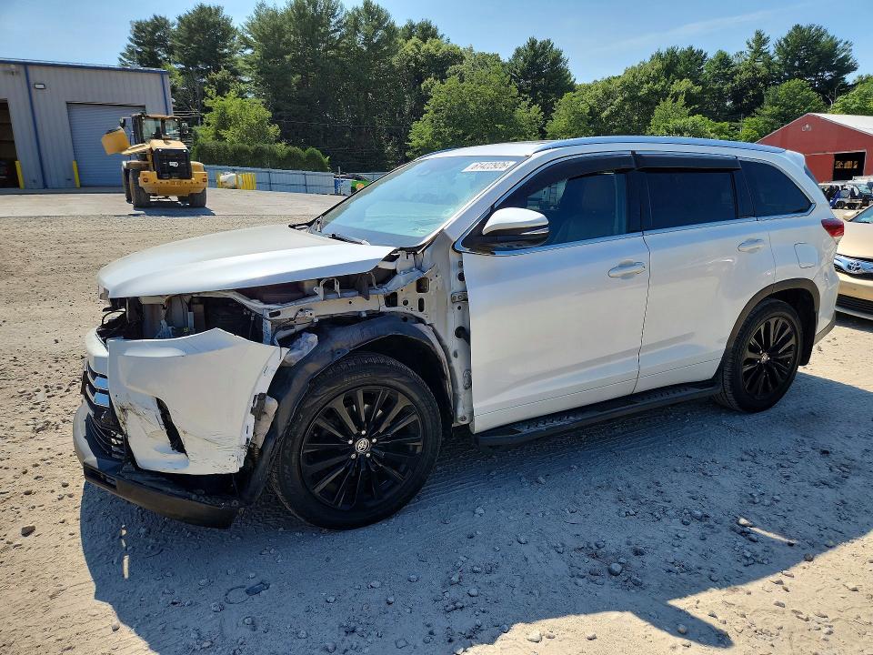 2018 Toyota Highlander VIN 5TDDZRFH0JS827567 COPART salvage auction — FRONT END, Ma - Cert Of Title-Salvage, sold $500 on 2026-07-27 (photo 1)