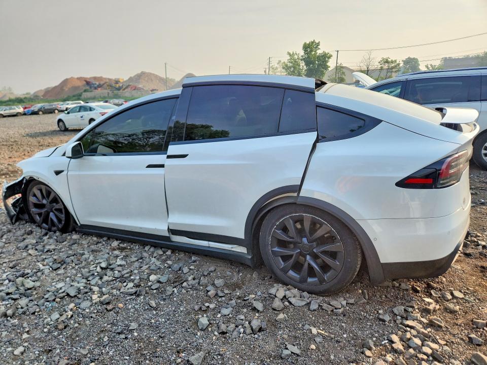 2022 Tesla Model x VIN 7SAXCBE67NF338344 COPART salvage auction — FRONT END, Ny - Mv-907A Salvage Certificate, sold $750 on 2026-07-30 (photo 2)