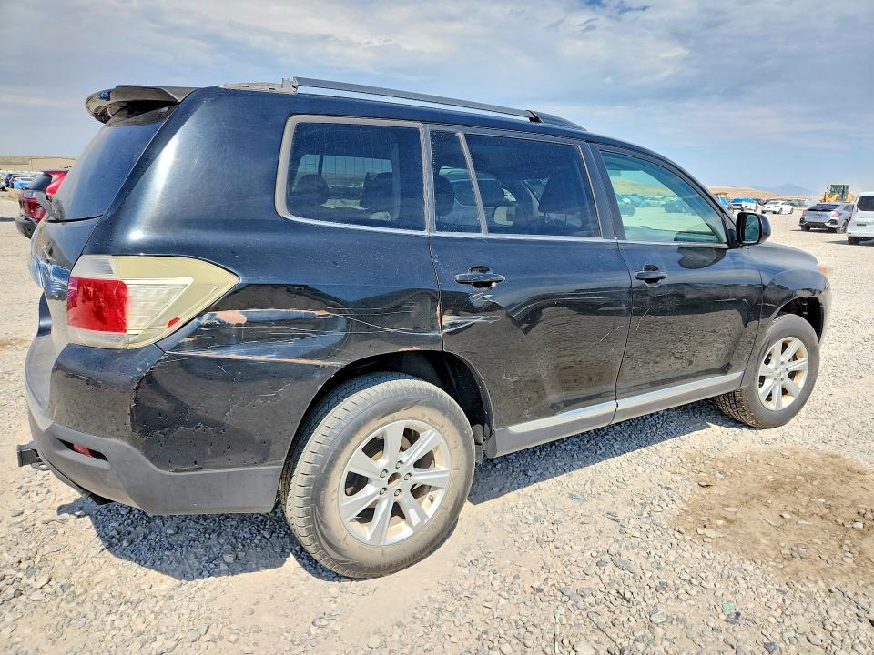 2012 Toyota Highlander VIN 5TDBK3EH4CS112076 COPART salvage auction — MINOR DENT/SCRATCHES, MT - CERTIFICATE OF TITLE, sold $1,950 on 2026-07-31 (photo 3)