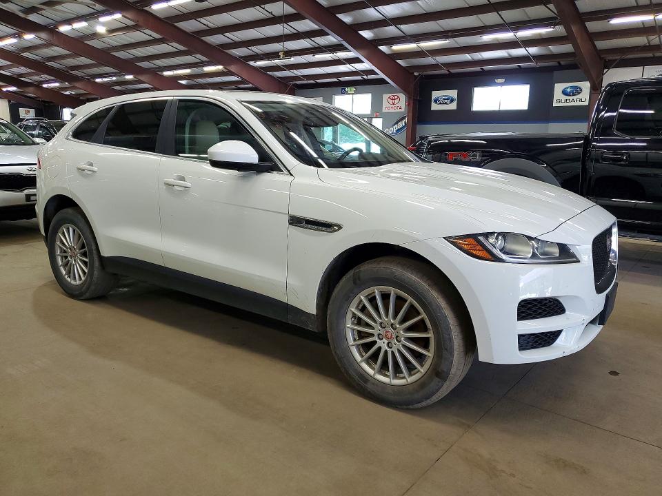 2019 Jaguar F-pace VIN SADCS2FXXKA356710 COPART salvage auction — MINOR DENT/SCRATCHES, PA - CERT OF TITLE (P), sold $2,050 on 2026-07-10 (photo 4)