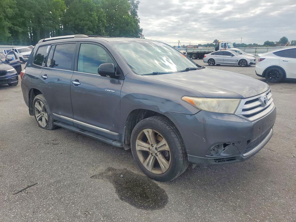 2011 Toyota Highlander VIN 5TDDK3EH8BS091000 COPART salvage auction — SIDE, SC - DEALER ONLY CLEAN TITLE, sold $5,000 on 2026-07-22 (photo 4)