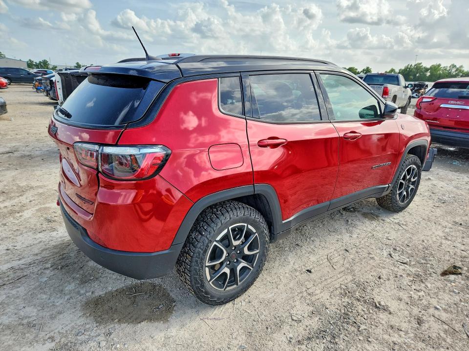 2025 Jeep Compass VIN 3C4NJDDN5ST581792 COPART salvage auction — REAR END, Tx - Salvage Vehicle Title, sold $8,900 on 2026-07-31 (photo 3)
