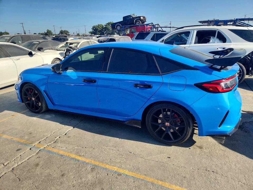 2024 Honda Civic VIN JHMFL5G44RX095432 COPART salvage auction — MINOR DENT/SCRATCHES, Ak - Dis/Dlr/Exp Only Clean Title, sold $28,500 on 2026-07-27 (photo 2)