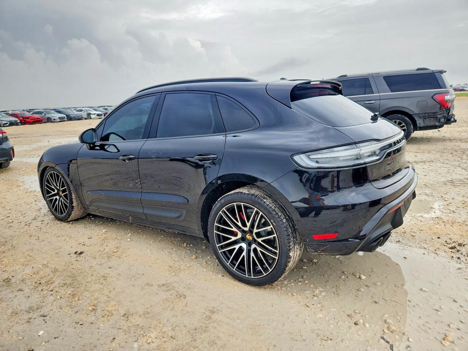 2023 Porsche Macan VIN WP1AF2A52PLB55813 COPART salvage auction — SIDE, Tx - Salvage Vehicle Title, sold $44,000 on 2026-08-27 (photo 2)