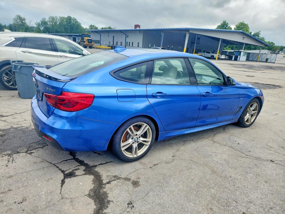 2019 BMW 3er VIN WBA8Z9C51KB220823 COPART salvage auction — WATER/FLOOD, Salvage Title, sold $3,750 on 2026-08-06 (photo 3)