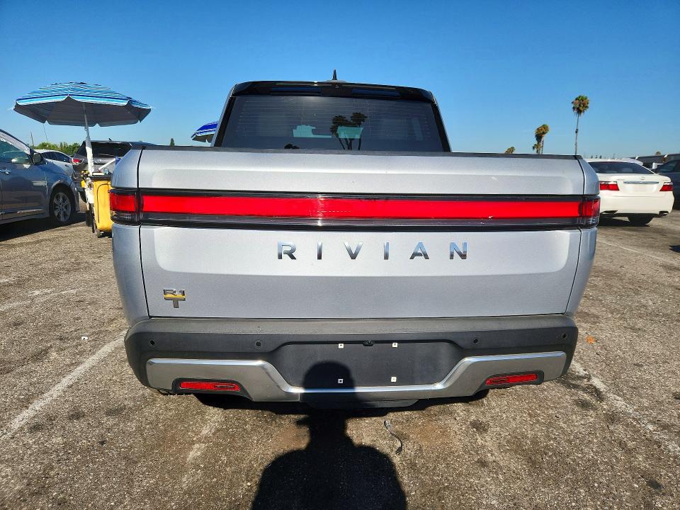 2022 Rivian R1t VIN 7FCTGAAL8NN006771 COPART salvage auction — FRONT END, CA - SALVAGE CERTIFICATE, sold $2,200 on 2026-07-21 (photo 6)