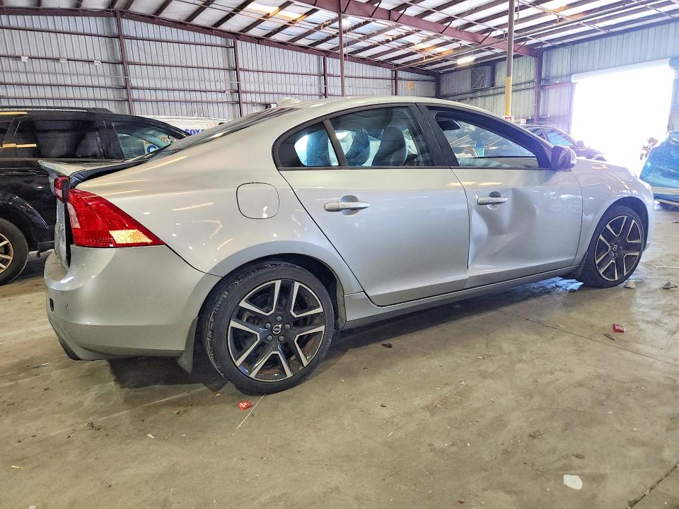 2018 Volvo VIN YV126MFL7J2450955 COPART salvage auction — REAR END, FL - CERT OF TITLE SLVG REBUILDABLE, sold $425 on 2026-07-27 (photo 3)
